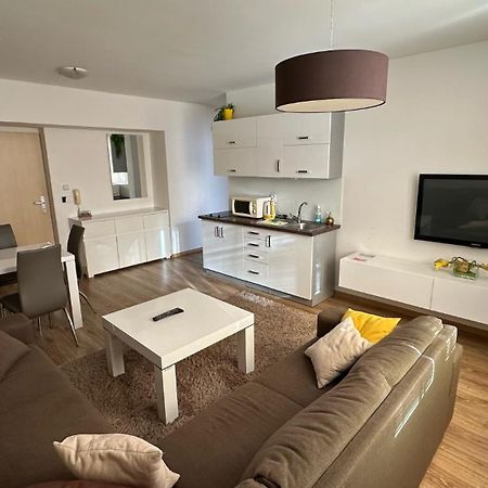2 Room Apartment With Balcony 255, Apartmany Liptov Liptovský Mikuláš Exteriör bild