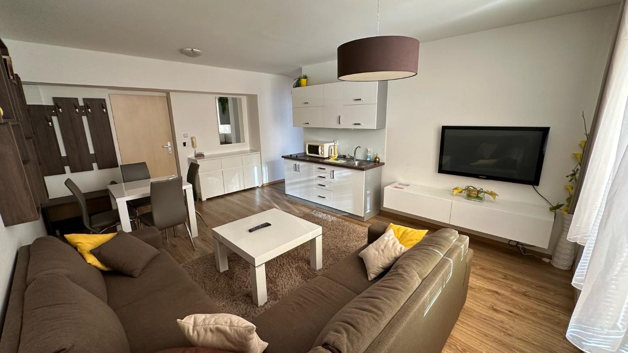 2 Room Apartment With Balcony 255, Apartmany Liptov Liptovský Mikuláš Exteriör bild